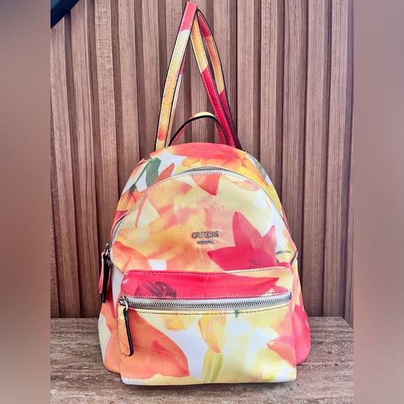 GUESS Women's Take A Dive Floral Backpack
Adjustable backpack straps - Picture 14 of 15